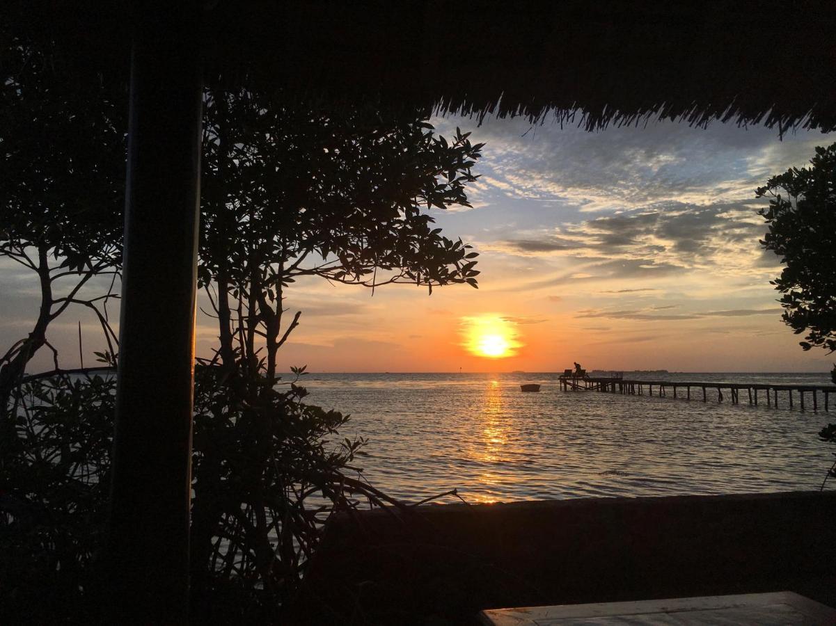 Omah Alchy Cottages Karimunjawa Esterno foto